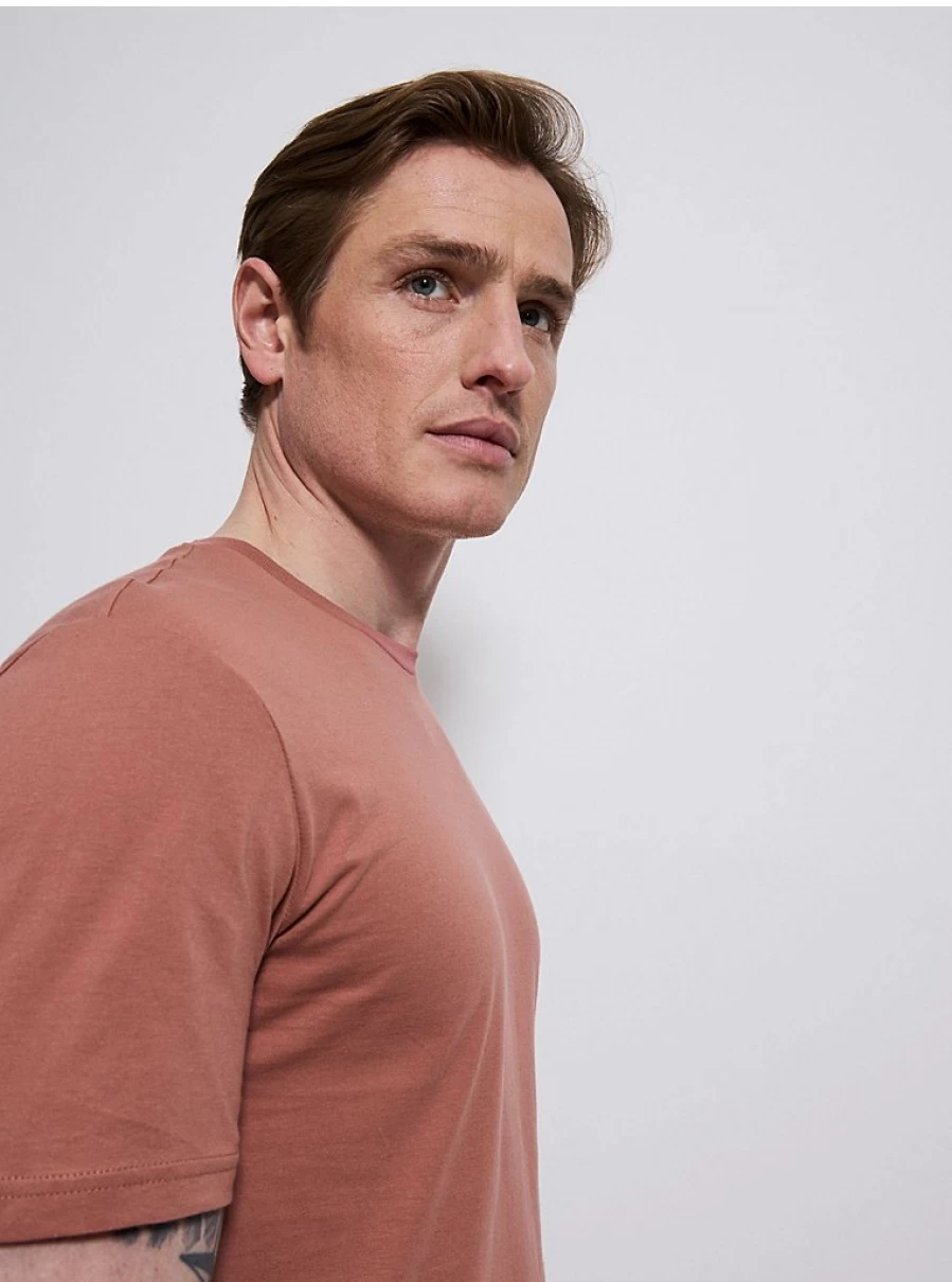 George at Asda Men's Rust Crew Neck T-Shirt Review | Comfort & Style
