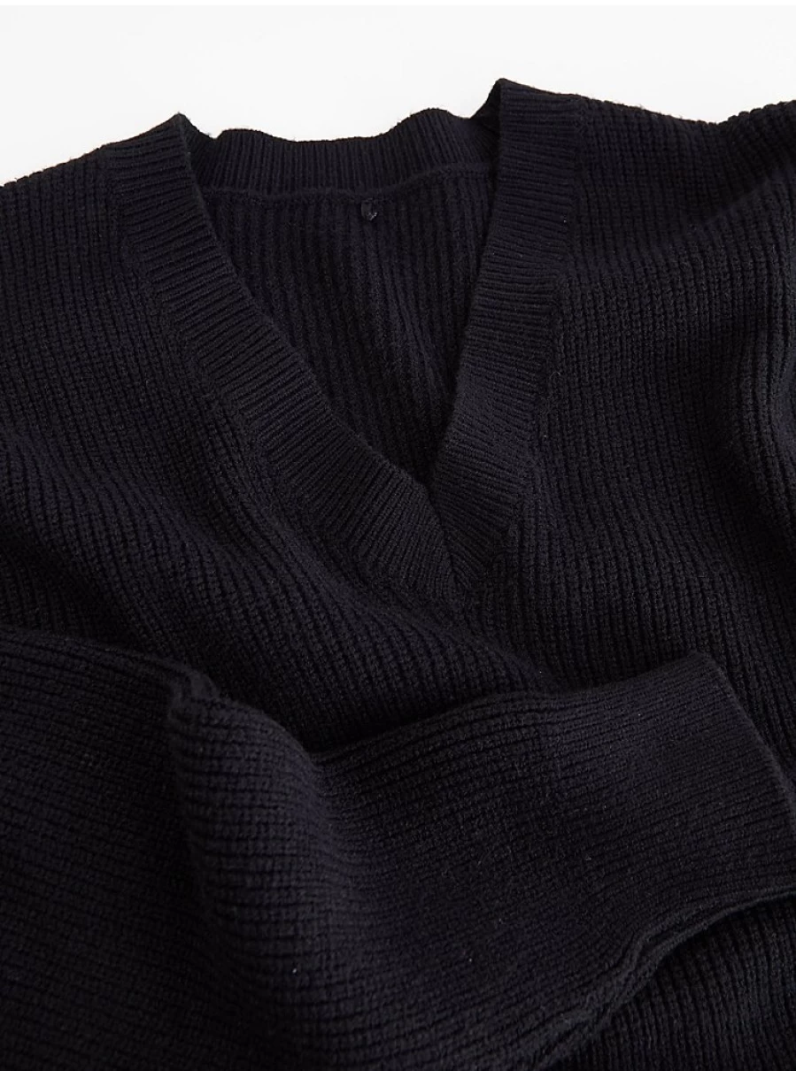 "George at Asda Black V-Neck Knitted School Jumper for Senior Girls – Comfortable & Stylish"