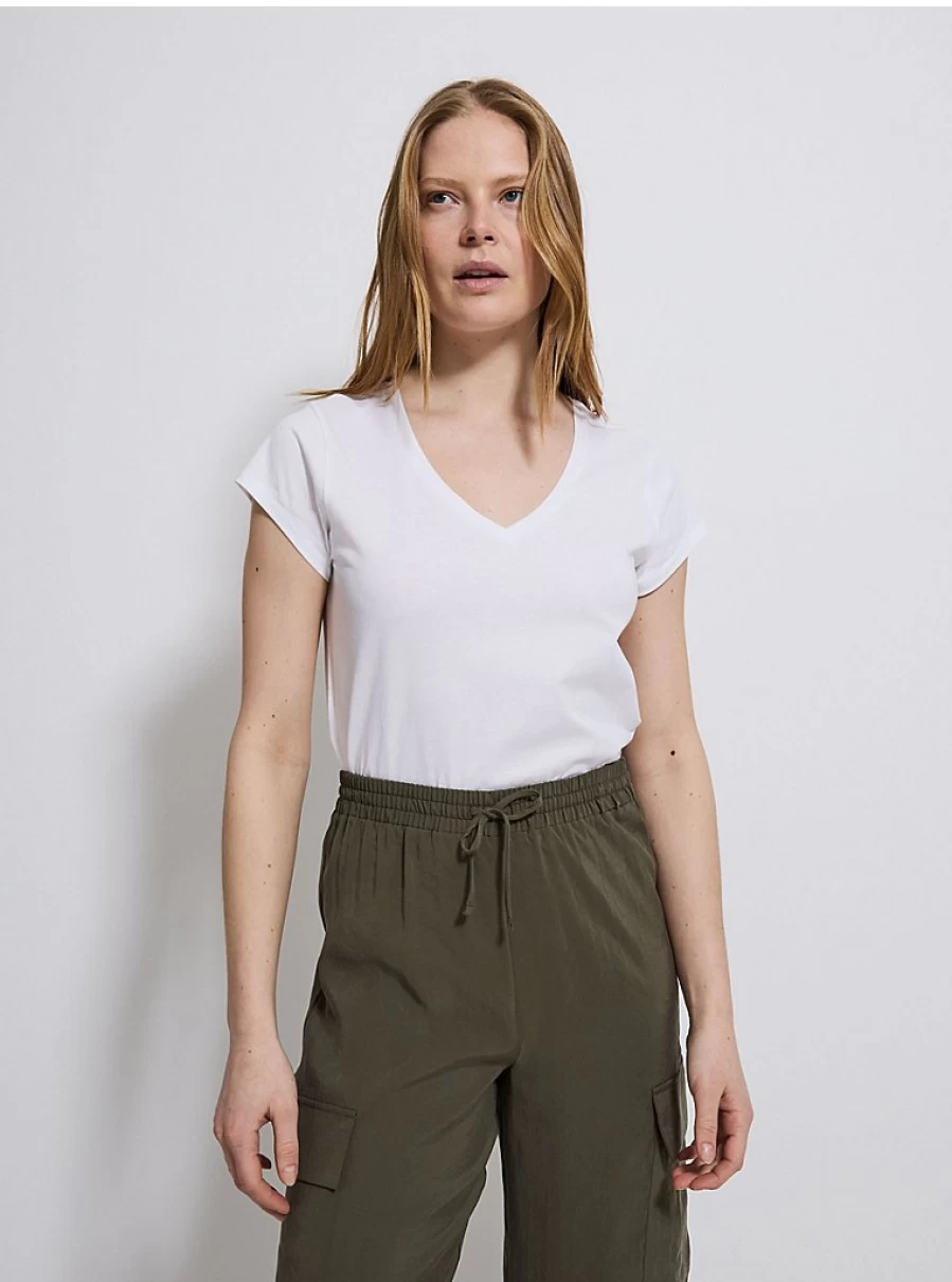 "George at Asda Women's White V-Neck Pure Cotton T-Shirt – Comfort & Style"