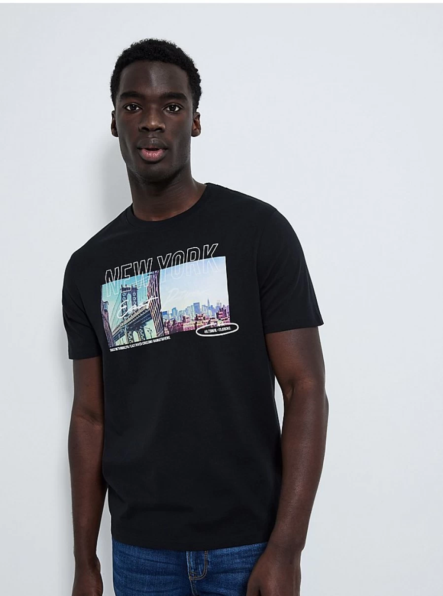 "George at Asda Men's Black New York East River Graphic T-Shirt | Cool Urban Skyline Photo Tee"