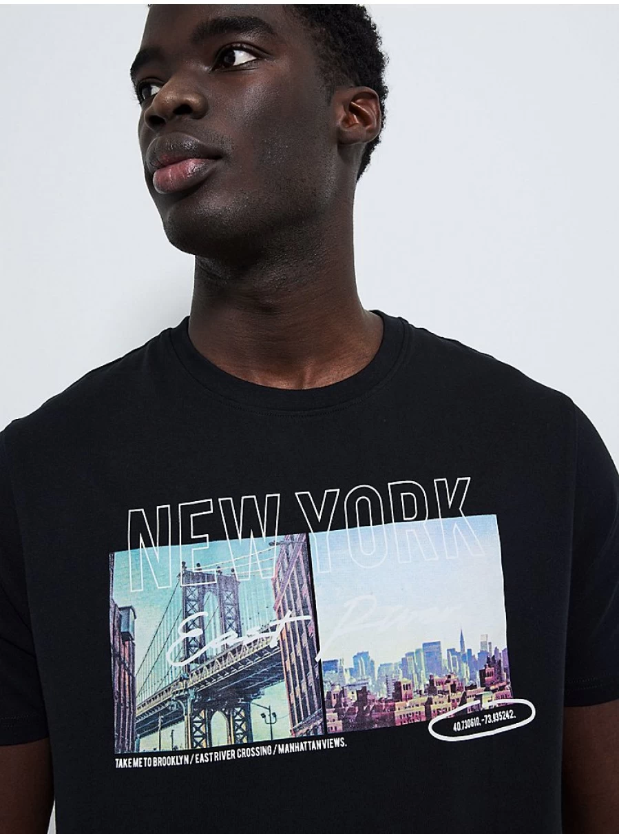 "George at Asda Men's Black New York East River Graphic T-Shirt | Cool Urban Skyline Photo Tee"