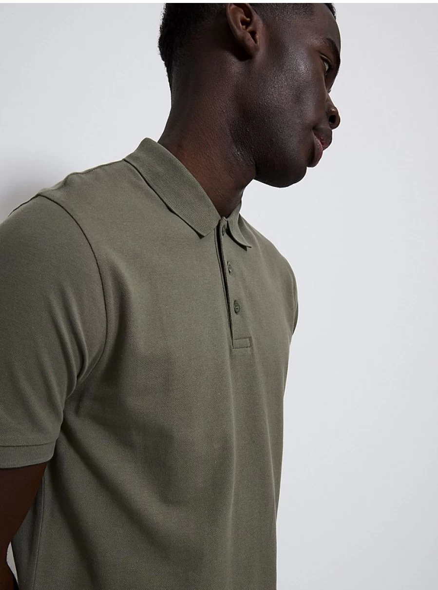 "George at Asda Men's Khaki Polo Shirt – Reviews & Style Guide"