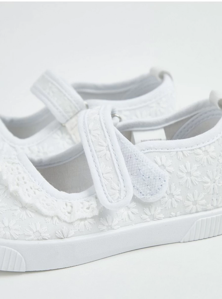 "George at Asda Girls' White Embroidered Lace Mary Jane Pumps – Comfortable & Stylish School Shoes"