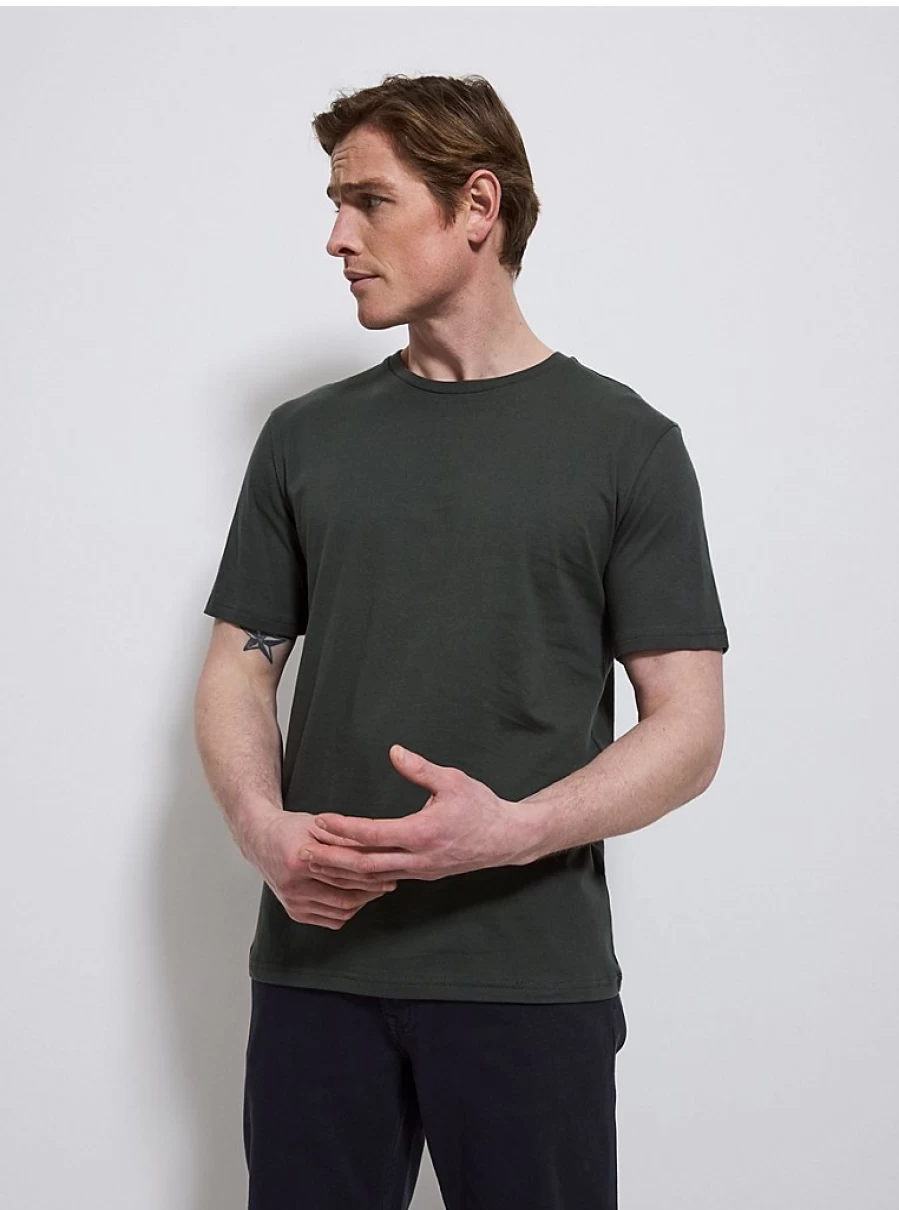 "George at Asda Men's Bottle Green Crew Neck T-Shirt Review & Sizing Guide"