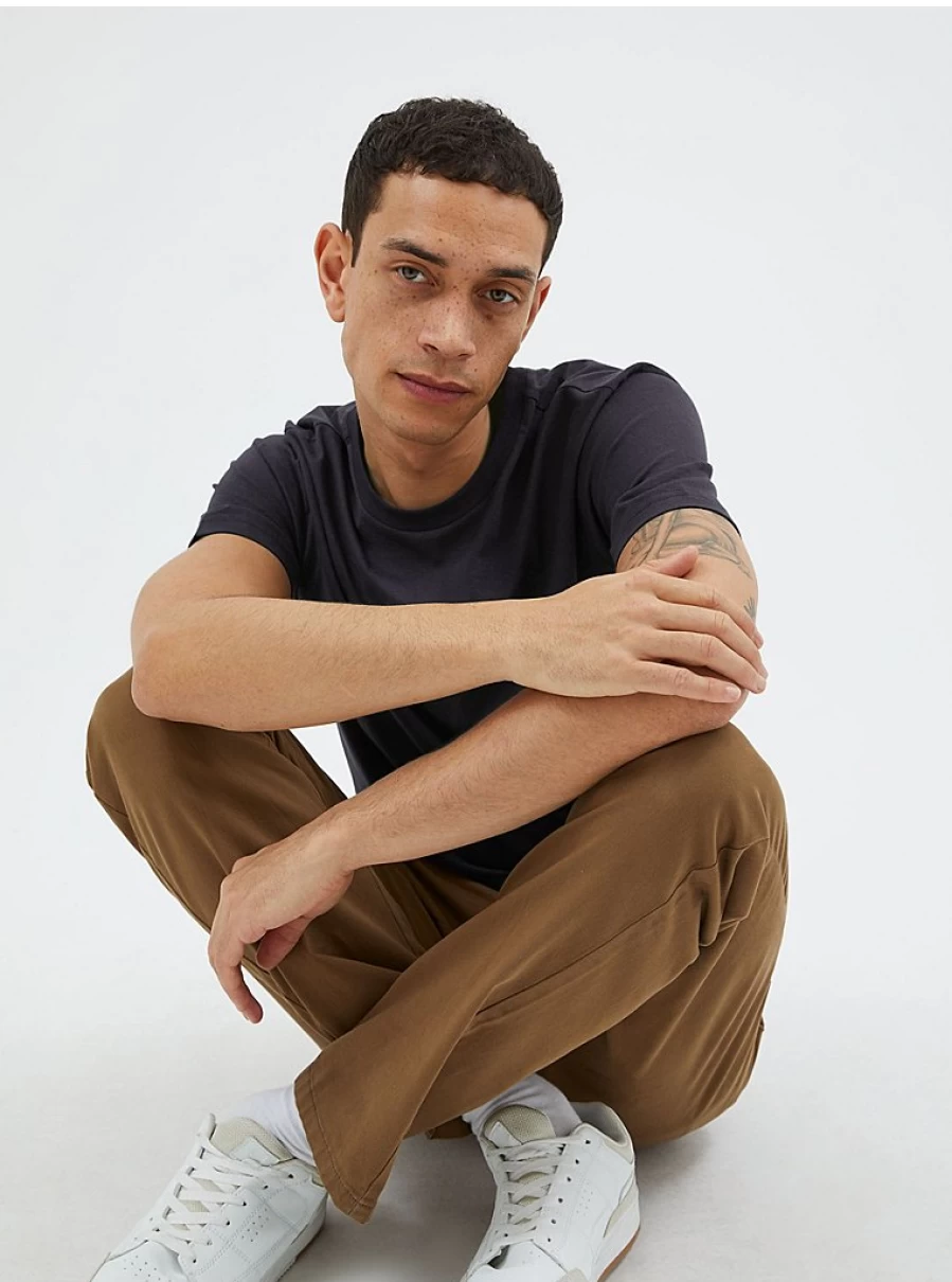 "George at Asda Men's Navy Slim Fit Plain T-Shirt | Comfortable & Stylish Basic Tee"